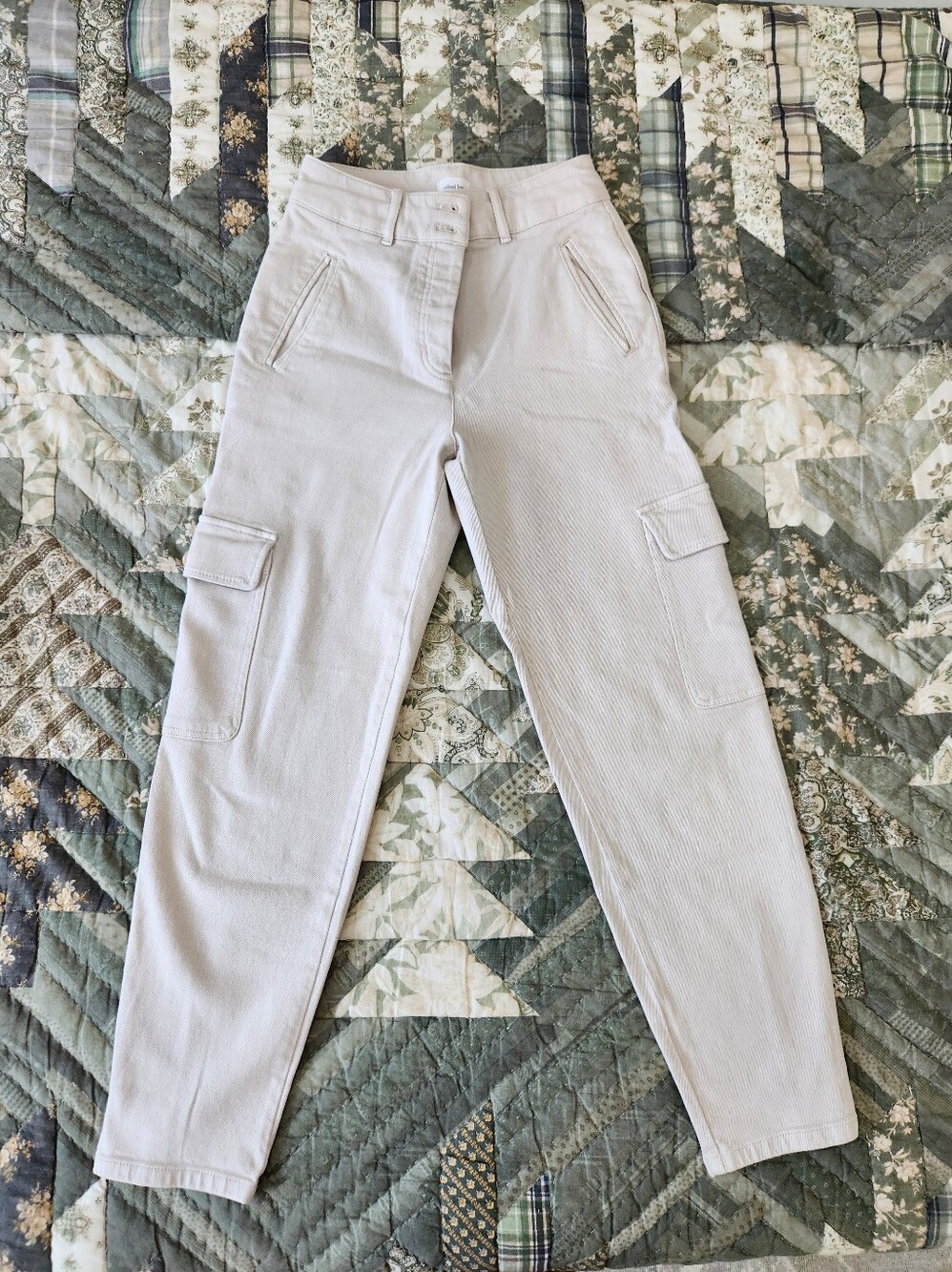 Aritzia Wilfred Light Cream Straight Leg Cargo Pants